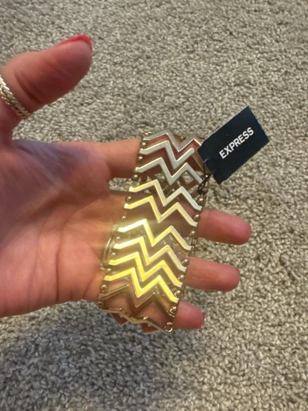 Express statement chevron